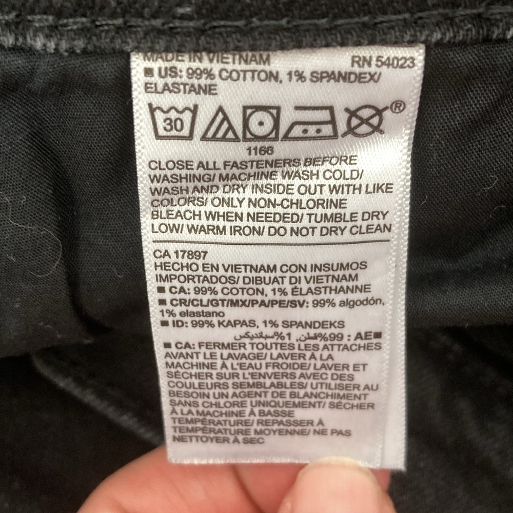 Mid-Rise Black-Wash Ripped Boyfriend Jean Shorts, Size 18 - Picture 7 of 7